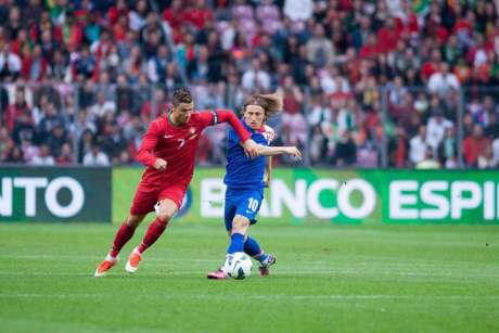 穆西亚拉称赞欧冠淘汰赛强强对话强调经验与细节 - 华体会平台